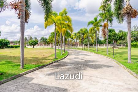 LARGE 6 BED HOUSE FOR SALE ON A 5 RAI PROPERTY WITH A FISHING POND