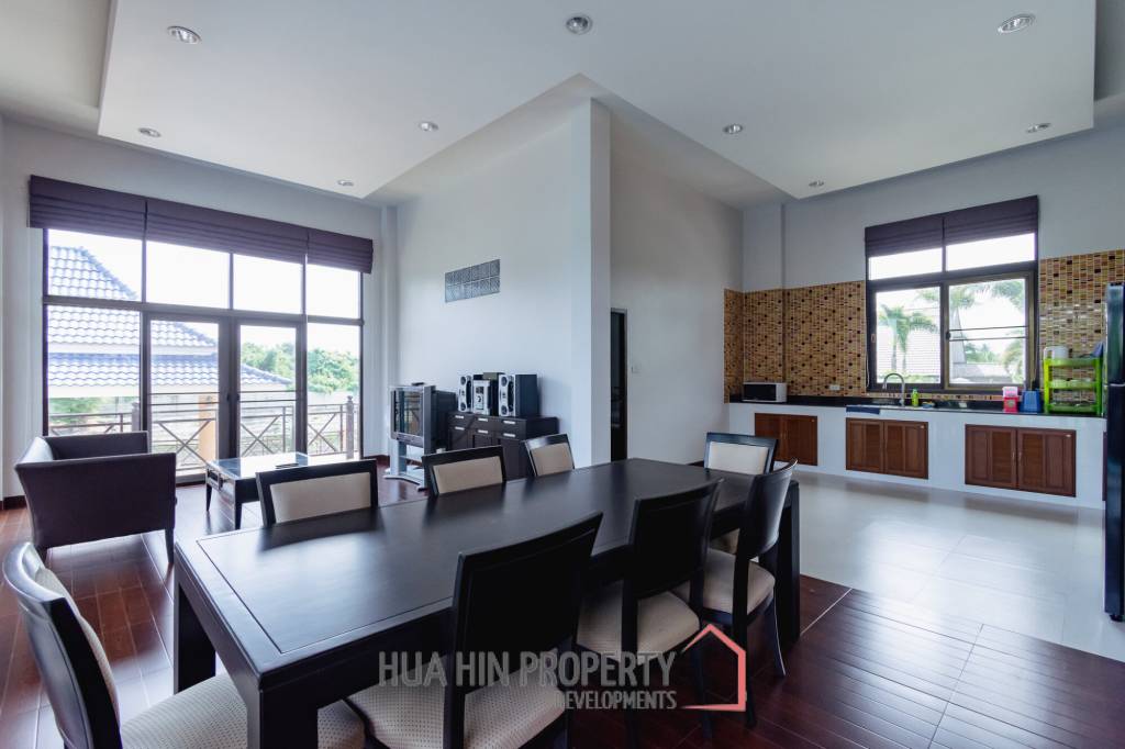 LARGE 6 BED HOUSE FOR SALE ON A 5 RAI PROPERTY WITH A FISHING POND