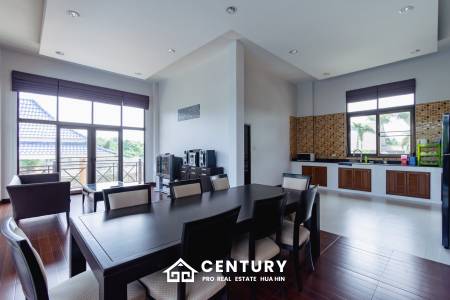 LARGE 6 BED HOUSE FOR SALE ON A 5 RAI PROPERTY WITH A FISHING POND