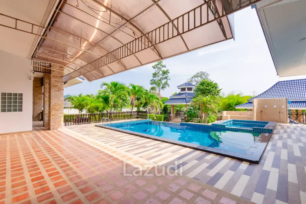 LARGE 6 BED HOUSE FOR SALE ON A 5 RAI PROPERTY WITH A FISHING POND