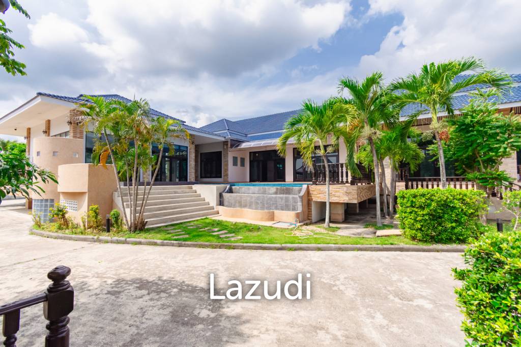 LARGE 6 BED HOUSE FOR SALE ON A 5 RAI PROPERTY WITH A FISHING POND