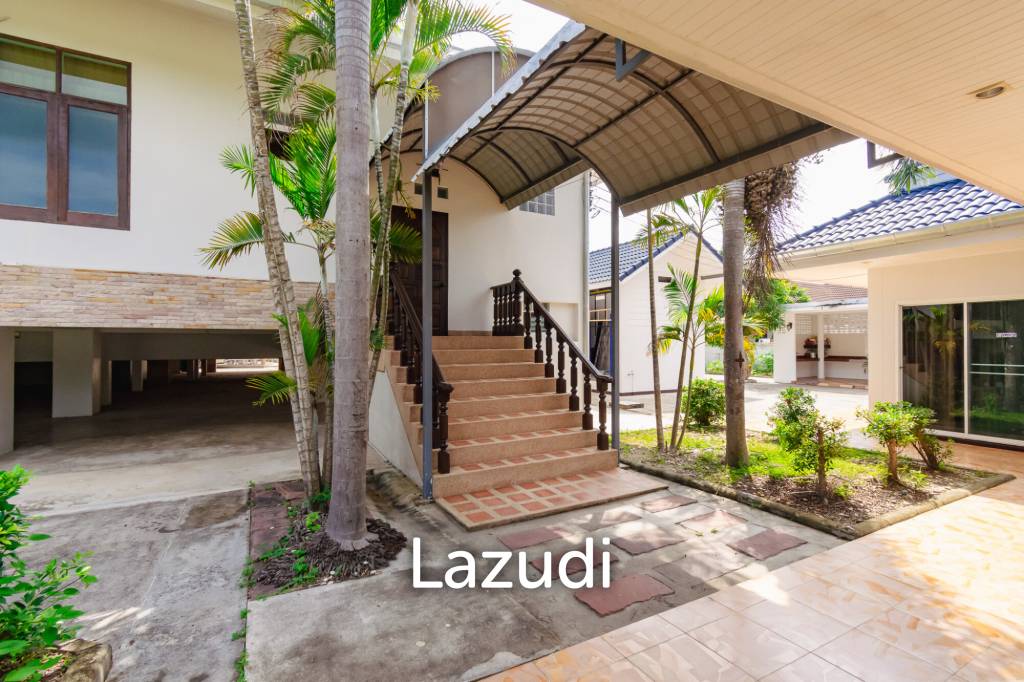 LARGE 6 BED HOUSE FOR SALE ON A 5 RAI PROPERTY WITH A FISHING POND