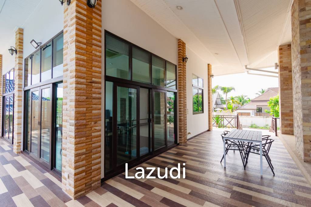 LARGE 6 BED HOUSE FOR SALE ON A 5 RAI PROPERTY WITH A FISHING POND