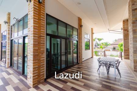 LARGE 6 BED HOUSE FOR SALE ON A 5 RAI PROPERTY WITH A FISHING POND