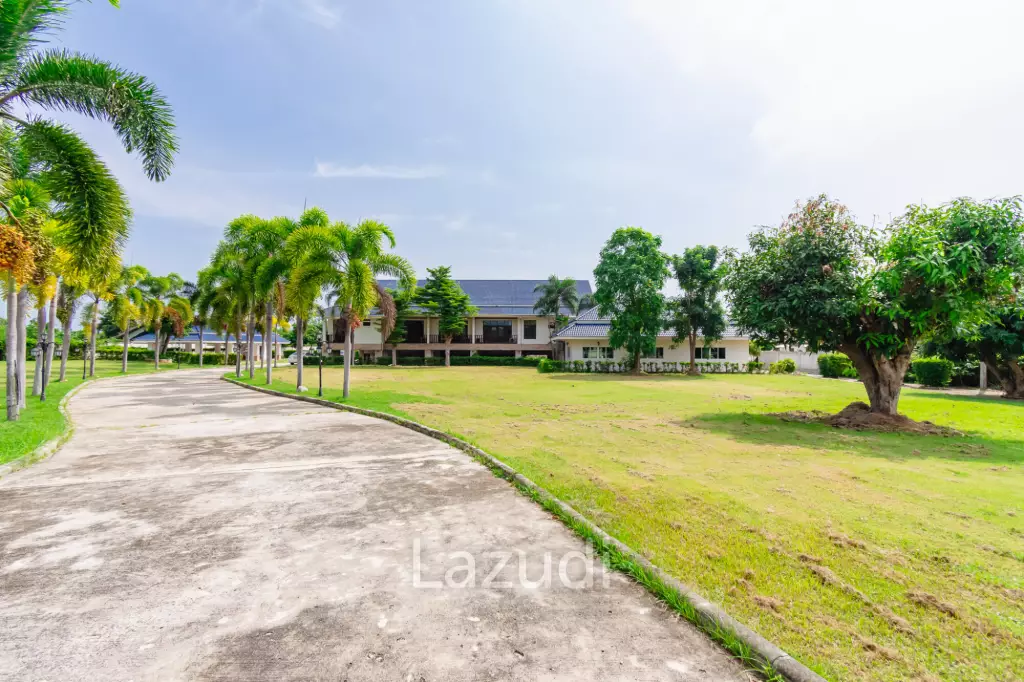 LARGE 6 BED HOUSE FOR SALE ON A 5 RAI PROPERTY WITH A FISHING POND