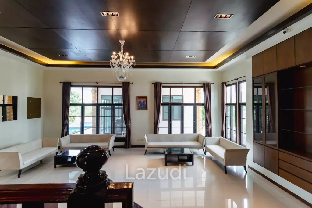 LARGE 6 BED HOUSE FOR SALE ON A 5 RAI PROPERTY WITH A FISHING POND