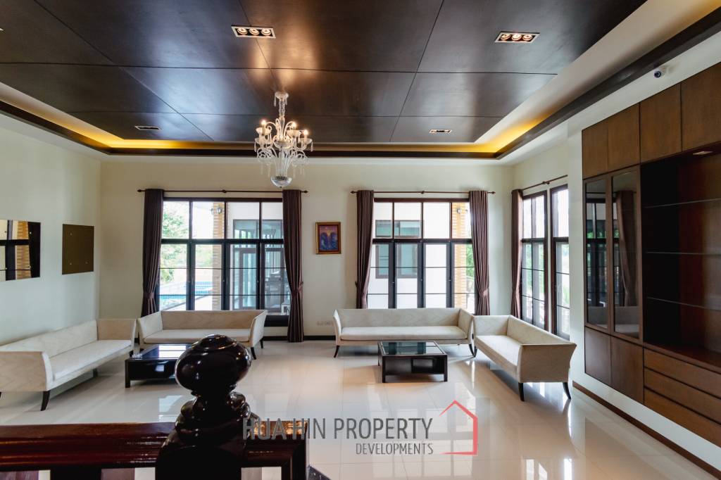 LARGE 6 BED HOUSE FOR SALE ON A 5 RAI PROPERTY WITH A FISHING POND