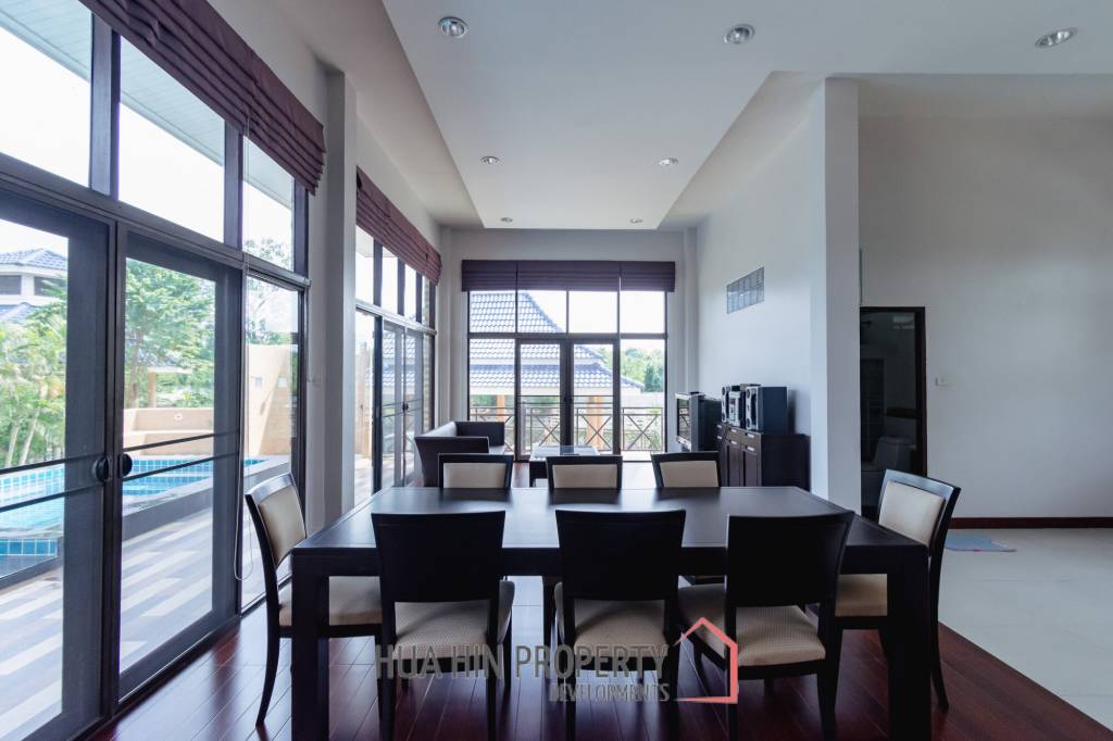 LARGE 6 BED HOUSE FOR SALE ON A 5 RAI PROPERTY WITH A FISHING POND