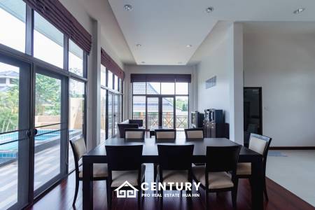 LARGE 6 BED HOUSE FOR SALE ON A 5 RAI PROPERTY WITH A FISHING POND