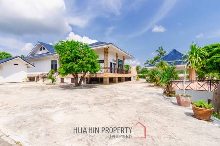 LARGE 6 BED HOUSE FOR SALE ON A 5 RAI PROPERTY WITH A FISHING POND