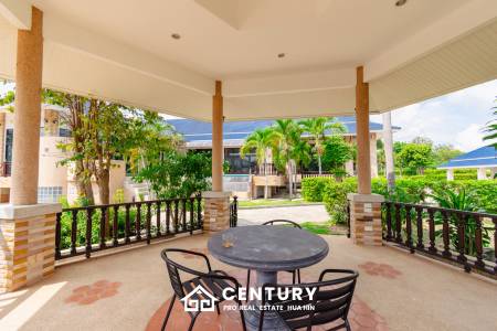 LARGE 6 BED HOUSE FOR SALE ON A 5 RAI PROPERTY WITH A FISHING POND