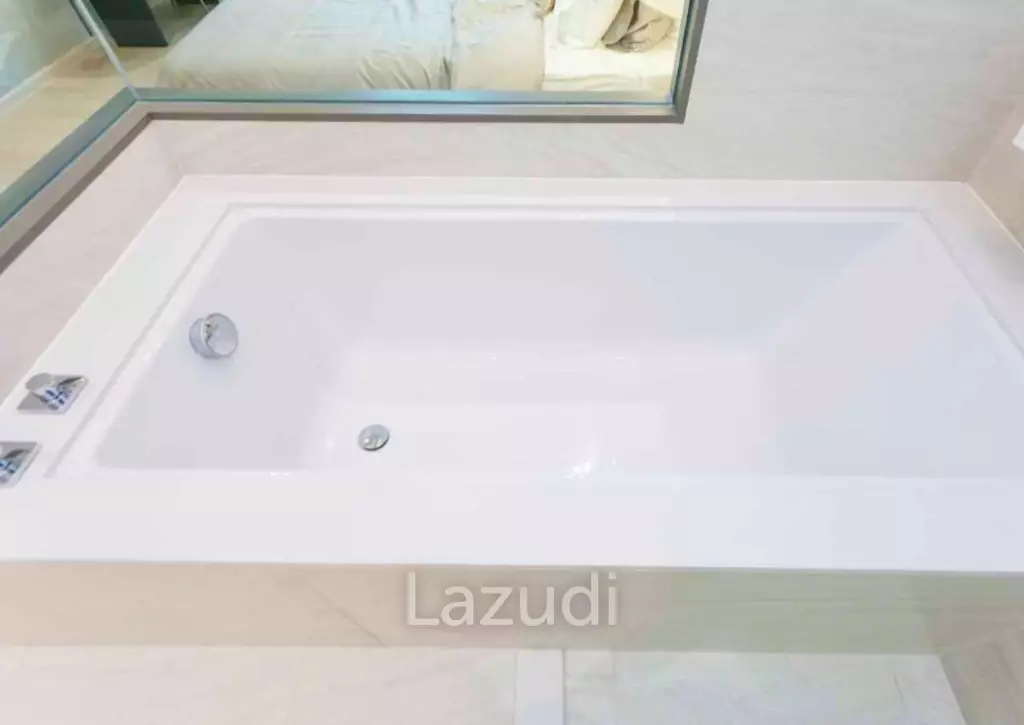 1 Bed 1 Bath 50.73 SQ.M. The Strand Thonglor