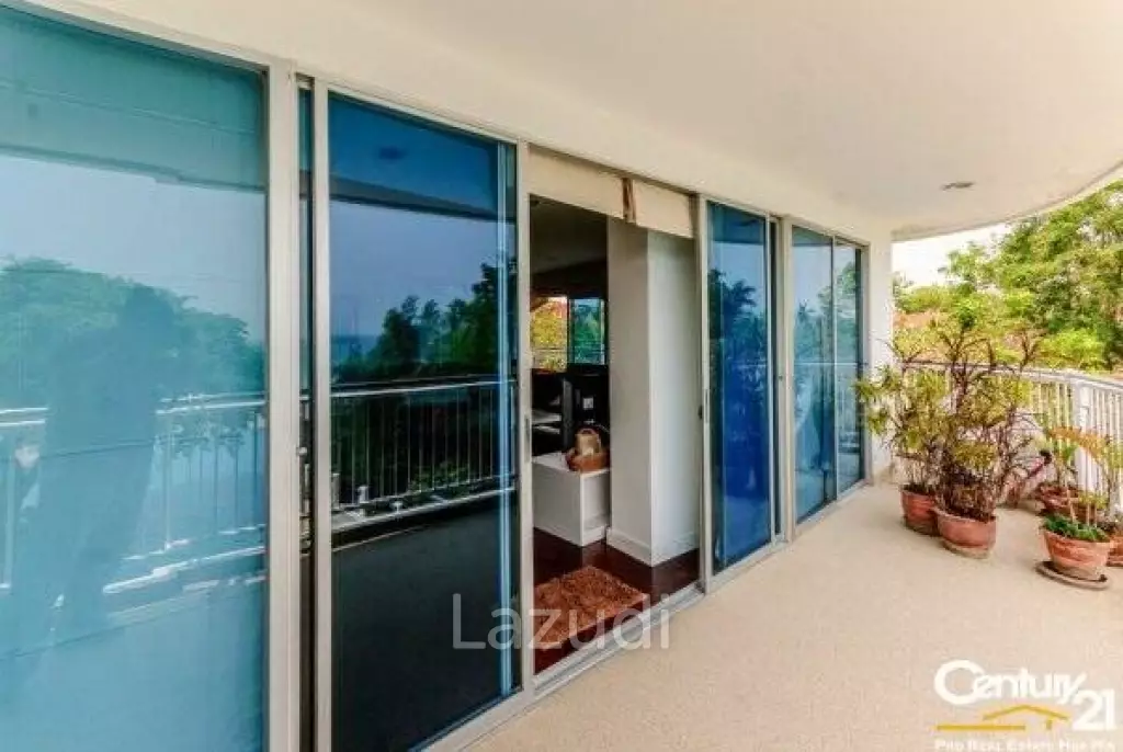 3 Bed Beachfront Condo