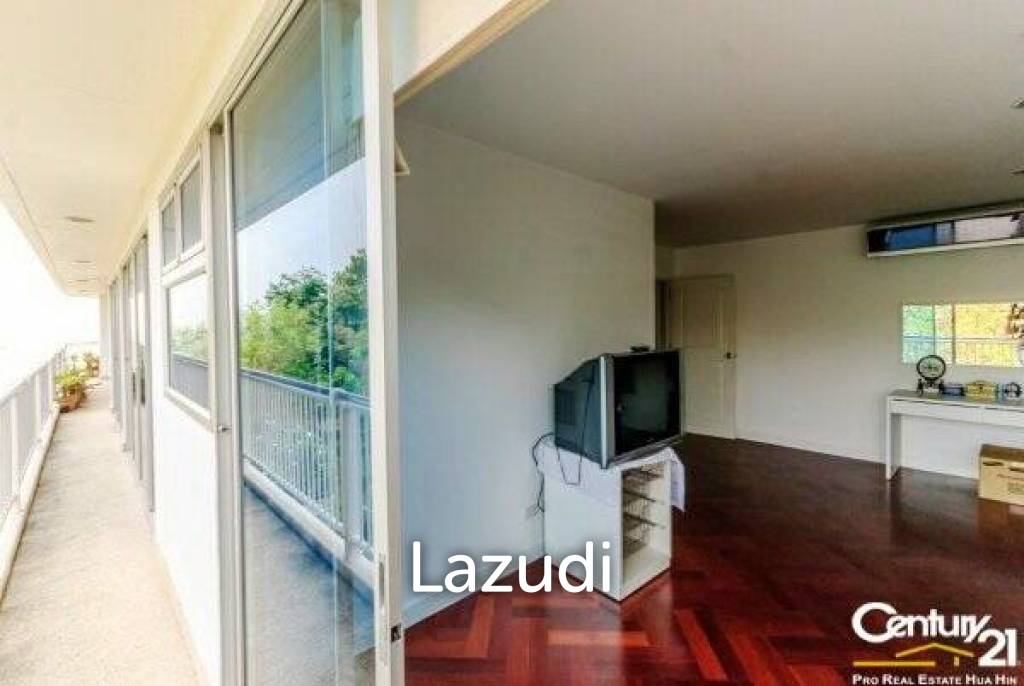 3 Bed Beachfront Condo