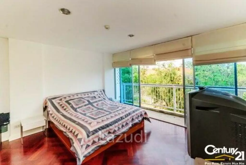 3 Bed Beachfront Condo