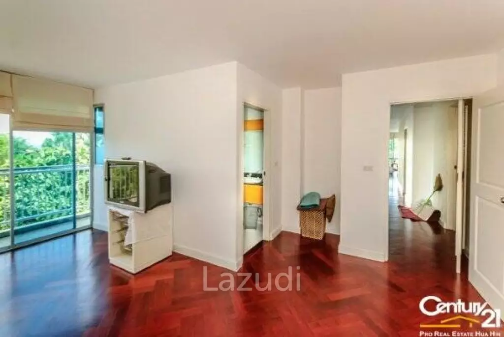 3 Bed Beachfront Condo