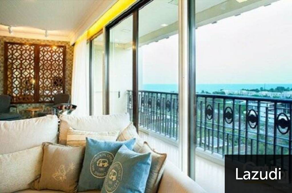 Luxury 4 Bed Beachfront Condo in Hua Hin Town