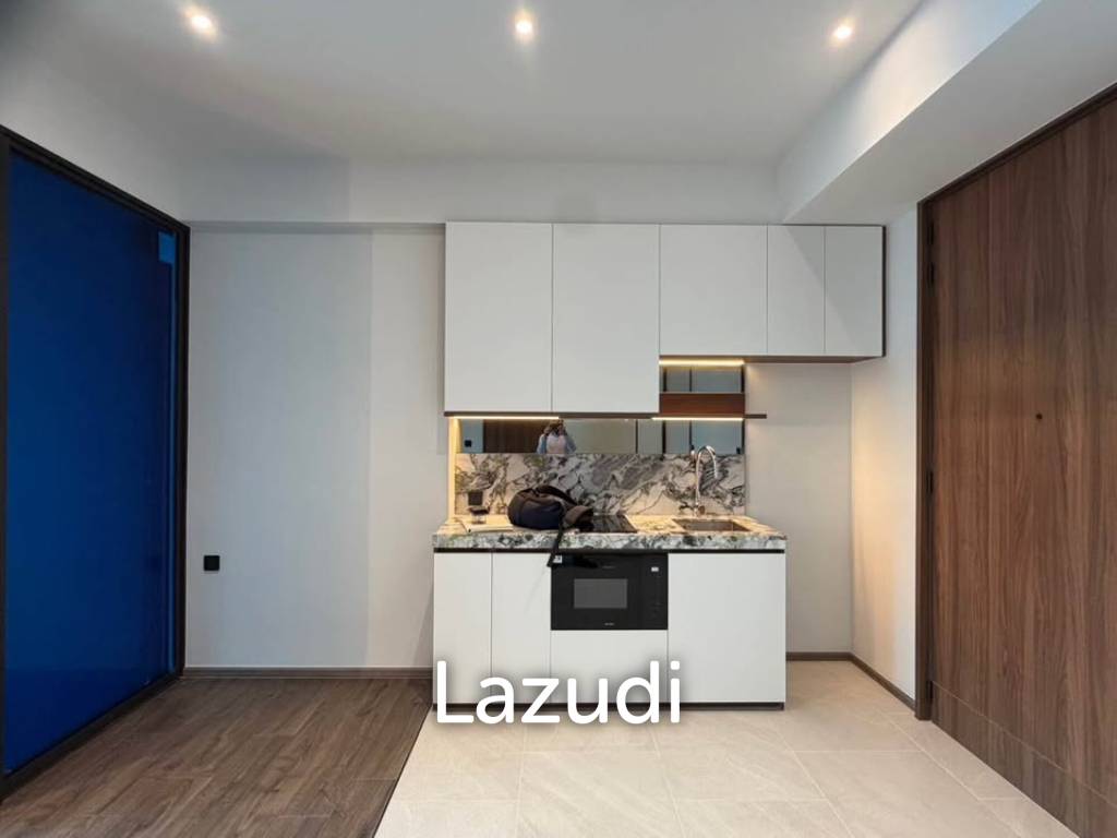 34.31 sqm 1 Bedroom Condo on 16th Floor at ROMM Convent Si Lom Bangkok