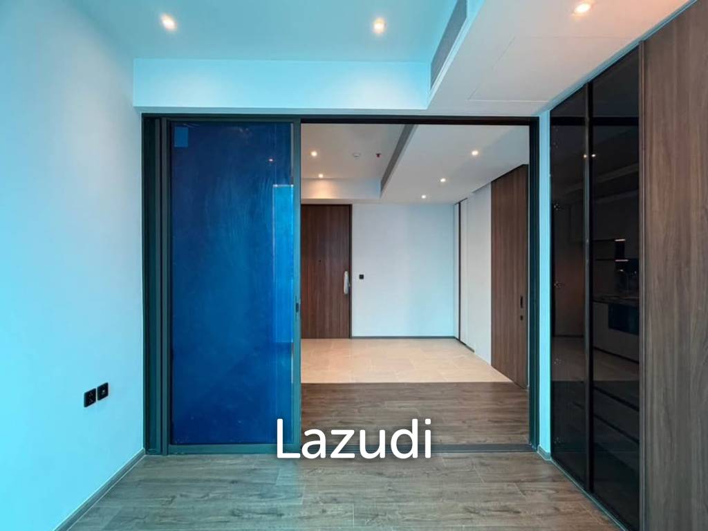 34.31 sqm 1 Bedroom Condo on 16th Floor at ROMM Convent Si Lom Bangkok