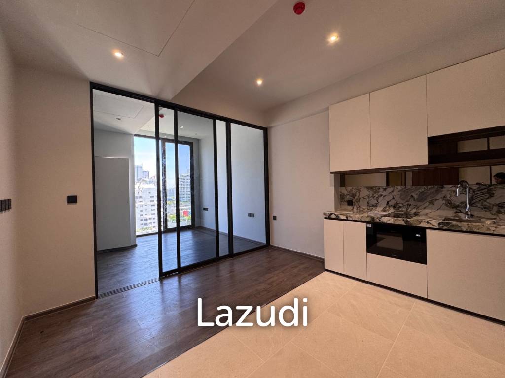 34.31 sqm 1 Bedroom Condo on 16th Floor at ROMM Convent Si Lom Bangkok