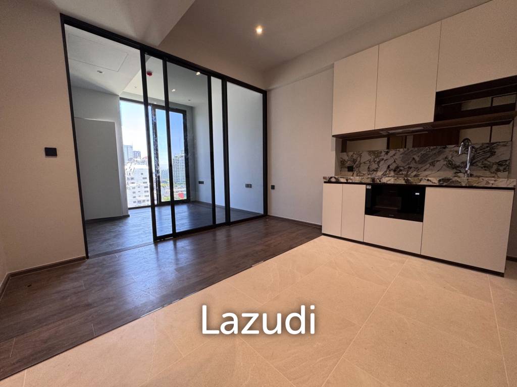 34.31 sqm 1 Bedroom Condo on 16th Floor at ROMM Convent Si Lom Bangkok