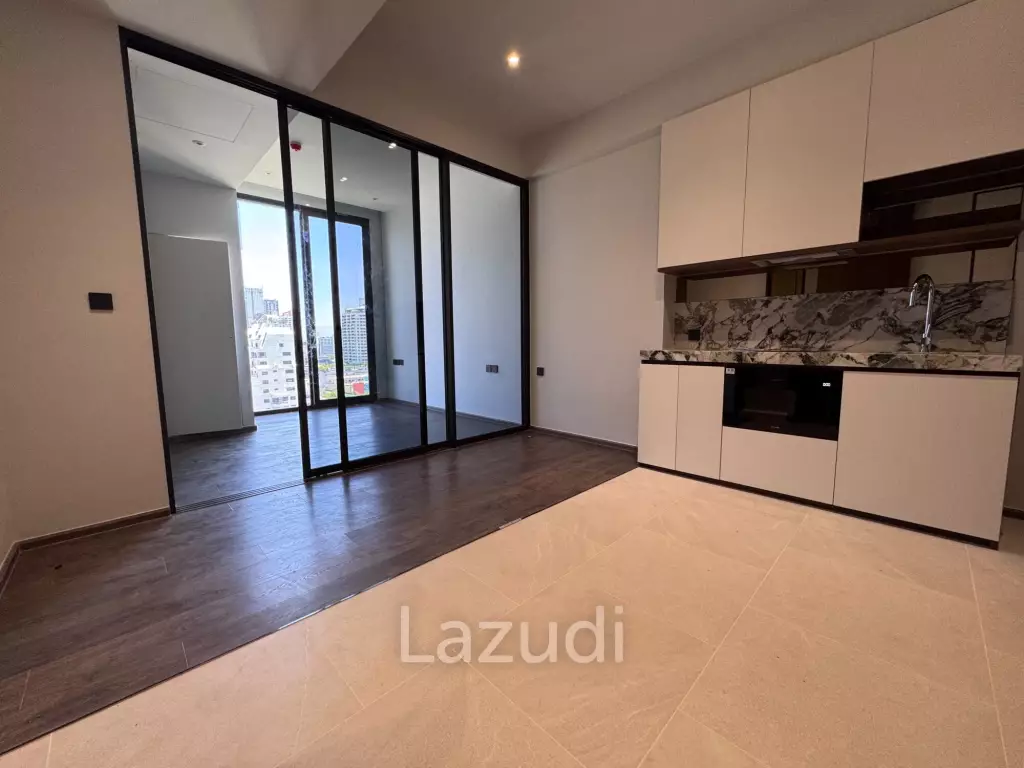 34.31 sqm 1 Bedroom Condo on 16th Floor at ROMM Convent Si Lom Bangkok
