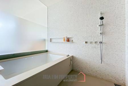 Ocas Condo : 2 Bedroom Condo On The Beach