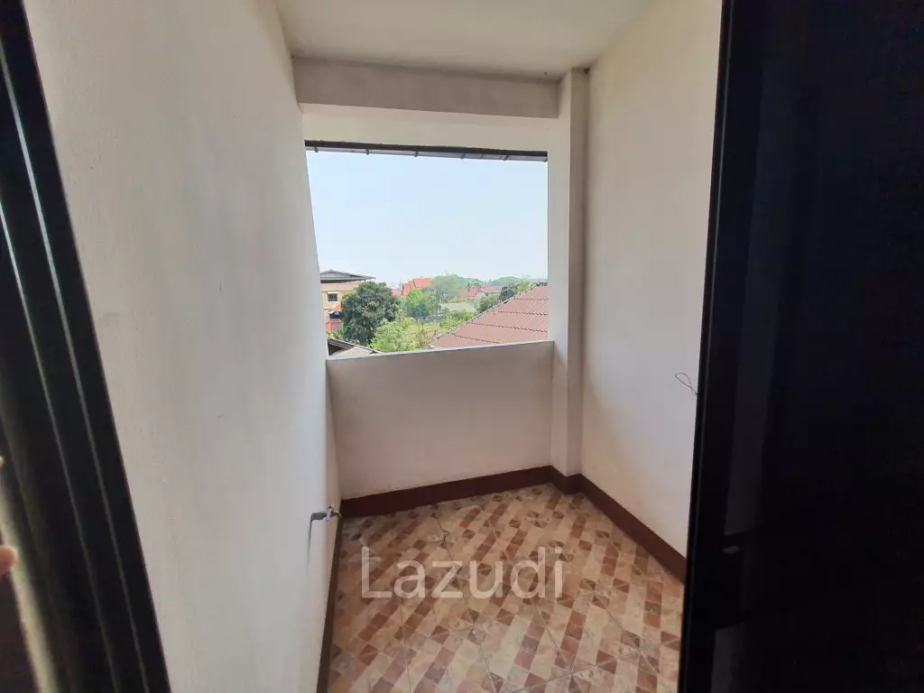 A dormitory with a 2-storey house Near to University.