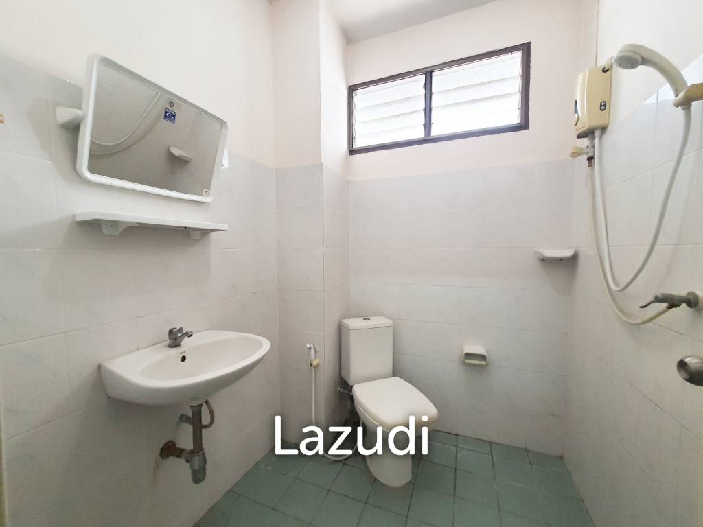 A dormitory with a 2-storey house Near to University.