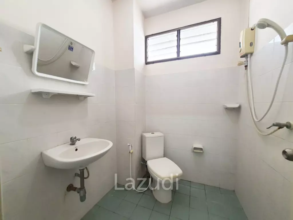 A dormitory with a 2-storey house Near to University.