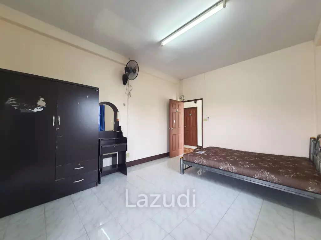 A dormitory with a 2-storey house Near to University.