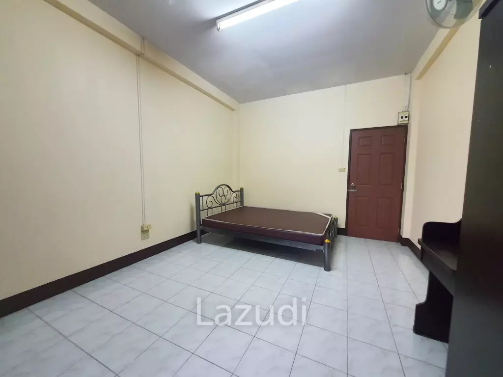 A dormitory with a 2-storey house Near to University.
