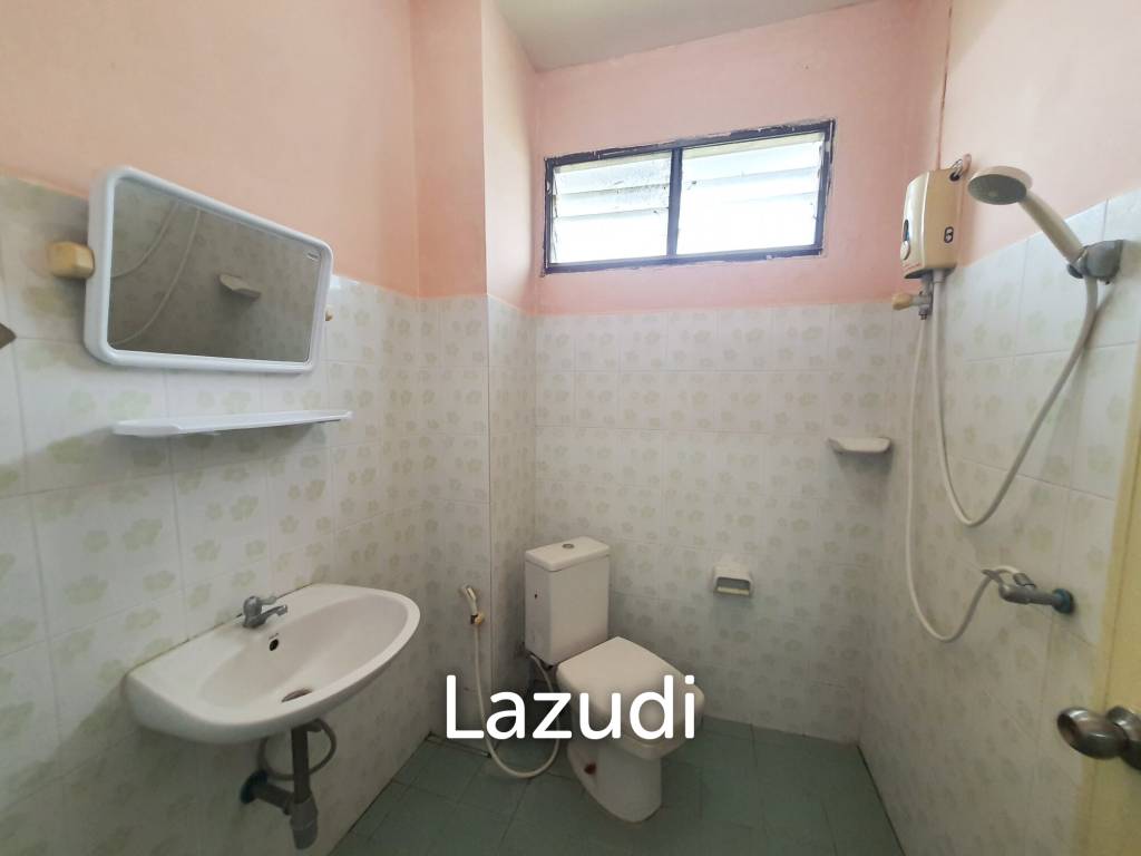 A dormitory with a 2-storey house Near to University.