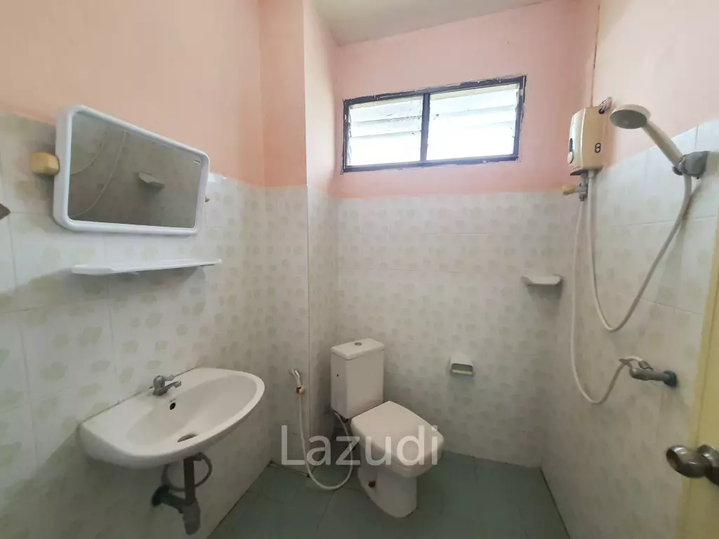 A dormitory with a 2-storey house Near to University.