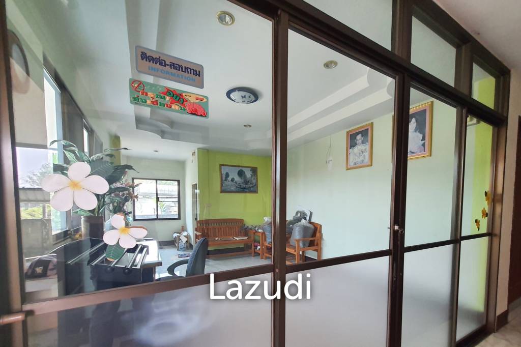 A dormitory with a 2-storey house Near to University.