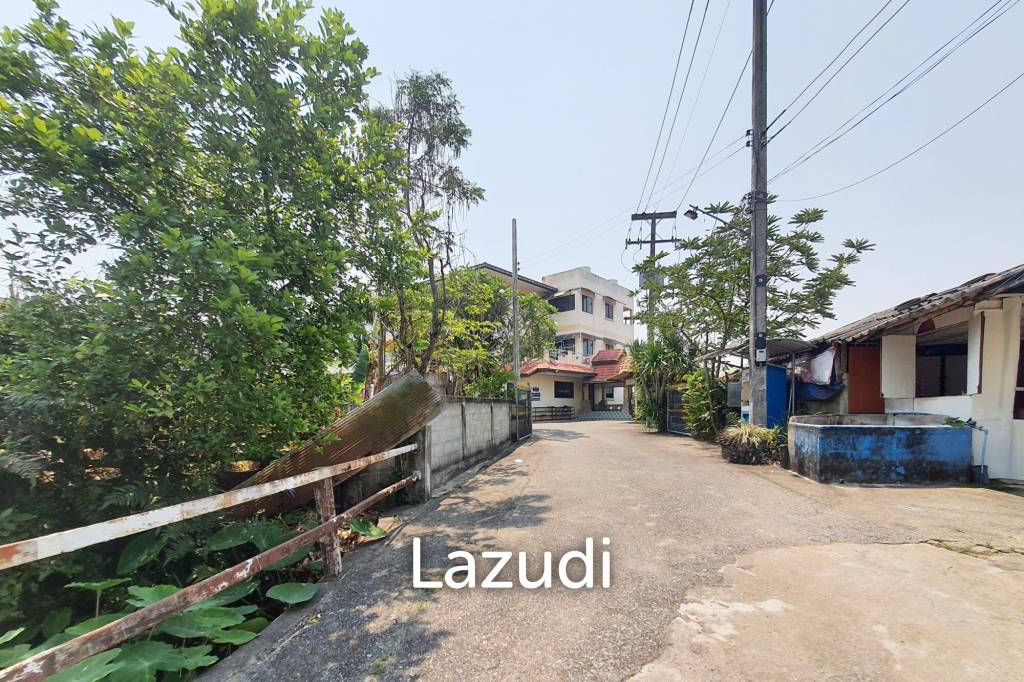 A dormitory with a 2-storey house Near to University.