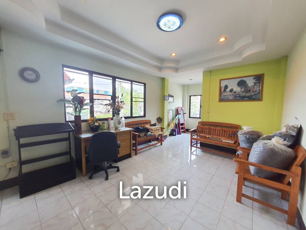 A dormitory with a 2-storey house Near to University.