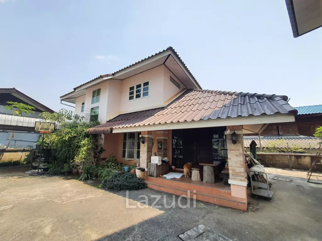A dormitory with a 2-storey house Near to University.