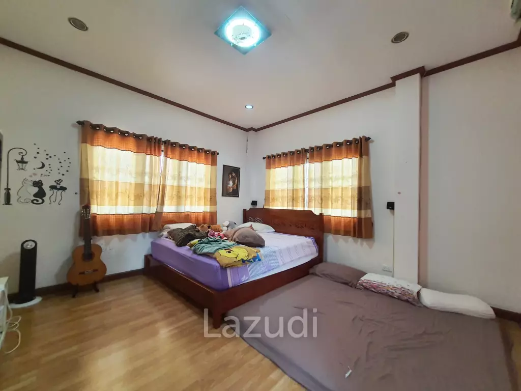A dormitory with a 2-storey house Near to University.
