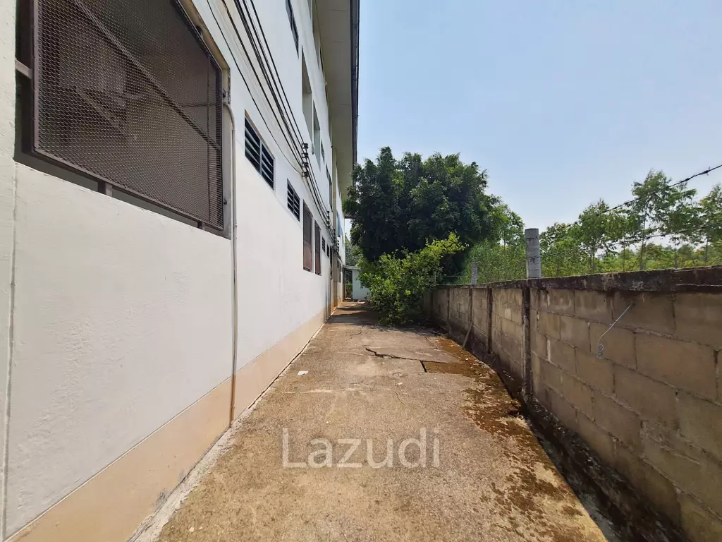 A dormitory with a 2-storey house Near to University.