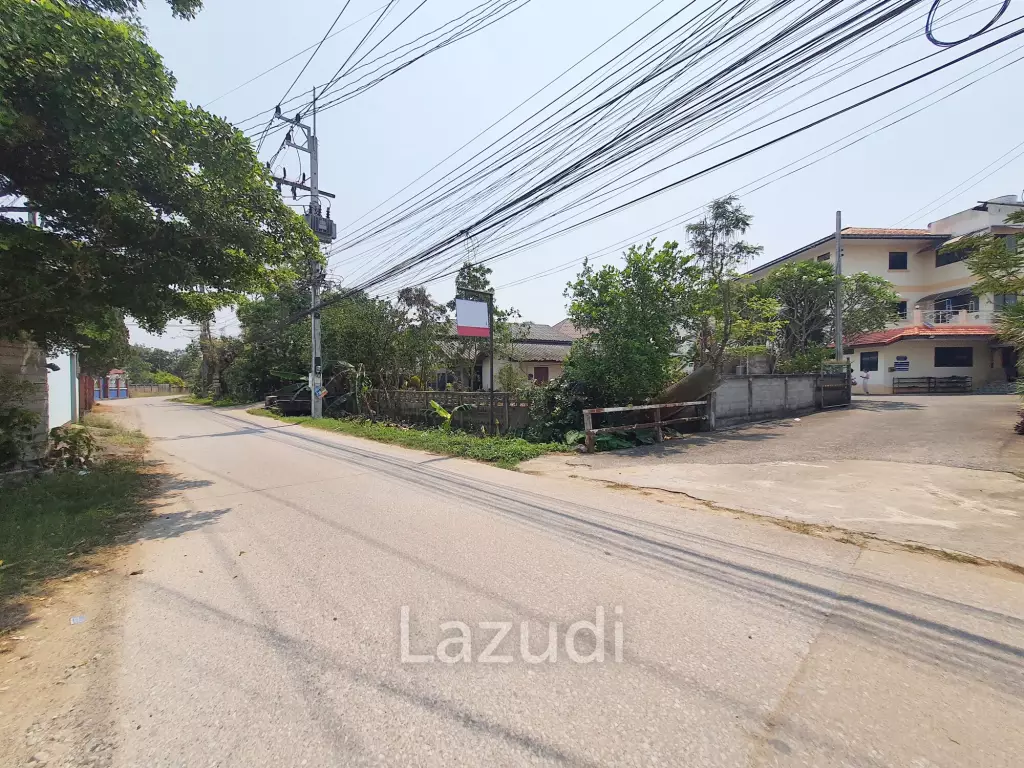 A dormitory with a 2-storey house Near to University.
