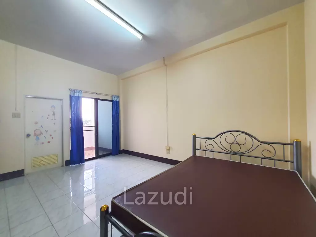 A dormitory with a 2-storey house Near to University.