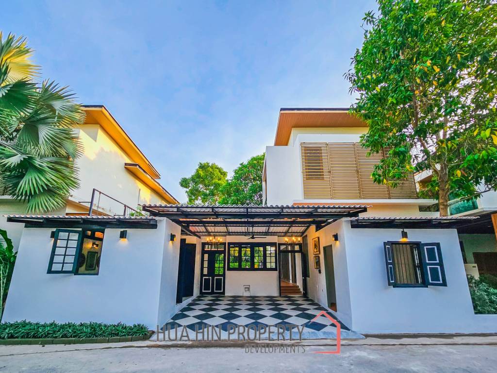 Itz Time Pool Villa : 2 Storey 3 Bedroom Pool Villa