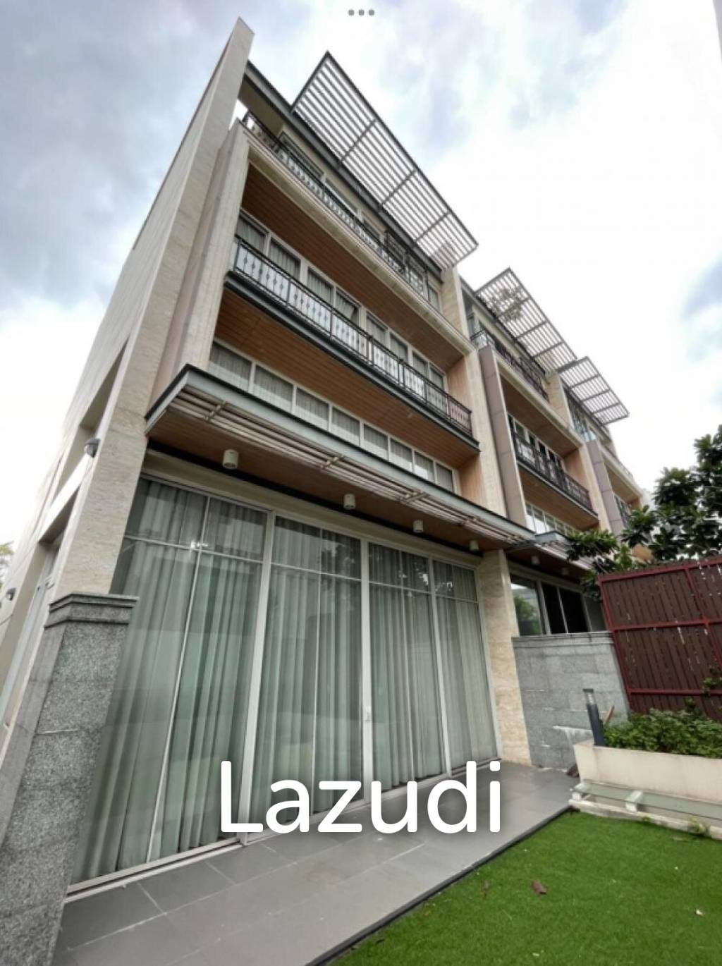 3 Bed 5 Bath 380 SQ.M.Townhouse with Pool 349 Residence