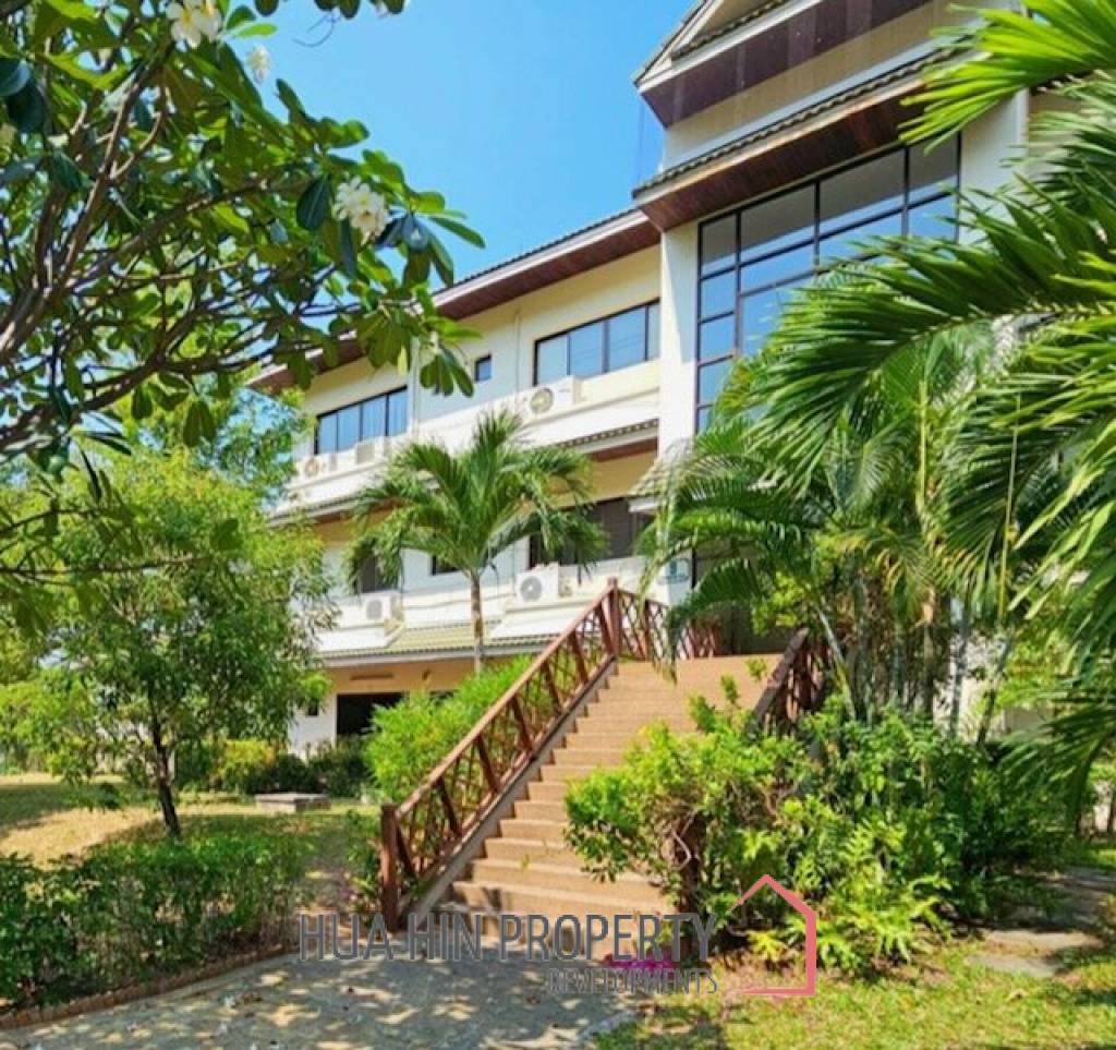CONDO PALM HILL  : 3 bed nice view