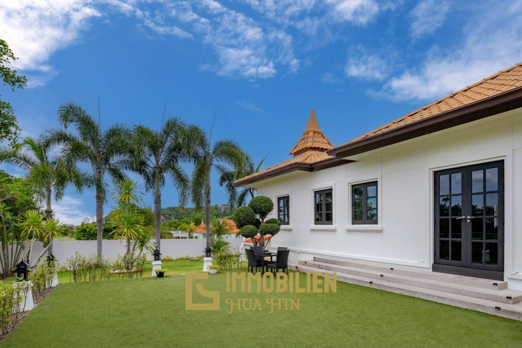 BelVida Estates: Luxuriöse 3 Schlafzimmer Pool Villa im Bali-Stil auf einem großen Grundstück