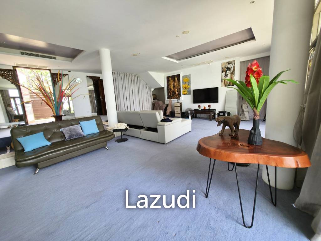 5-Beds Beachfront Villa with Special Price in Maenam