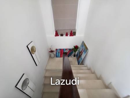 5-Beds Beachfront Villa with Special Price in Maenam