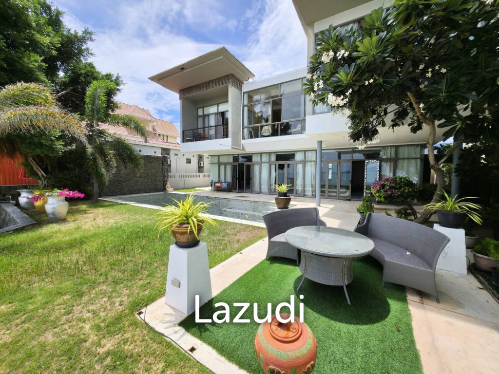 5-Beds Beachfront Villa with Special Price in Maenam