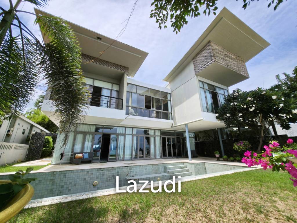 5-Beds Beachfront Villa with Special Price in Maenam